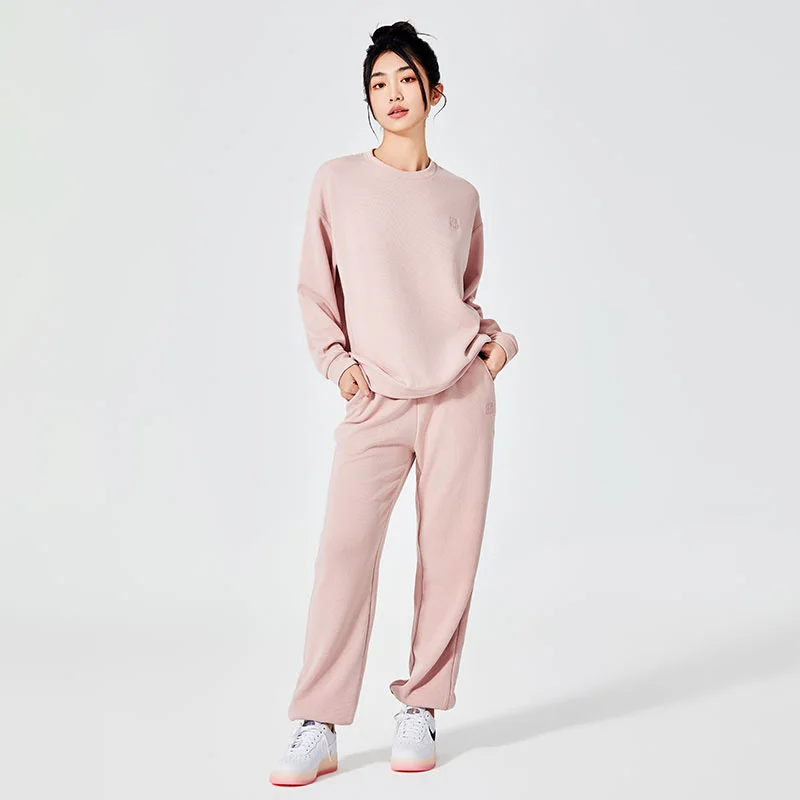 ¿Por qué las sudaderas de mujer se están convirtiendo en la piedra angular de la ropa deportiva moderna?